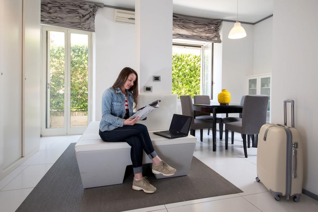 โรมา ดรีมมิ่ง สวีทส์&ลอฟท์ส์ Hotel ภายนอก รูปภาพ