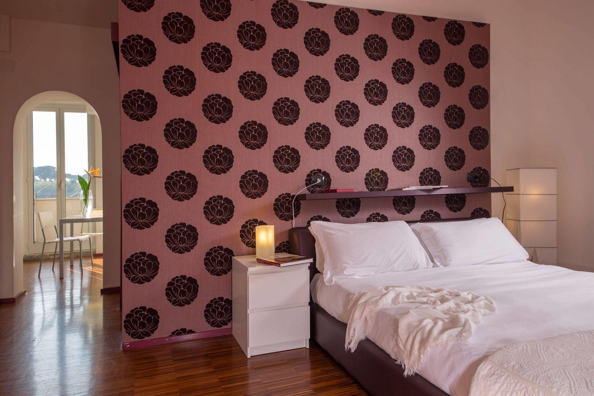 โรมา ดรีมมิ่ง สวีทส์&ลอฟท์ส์ Hotel ภายนอก รูปภาพ