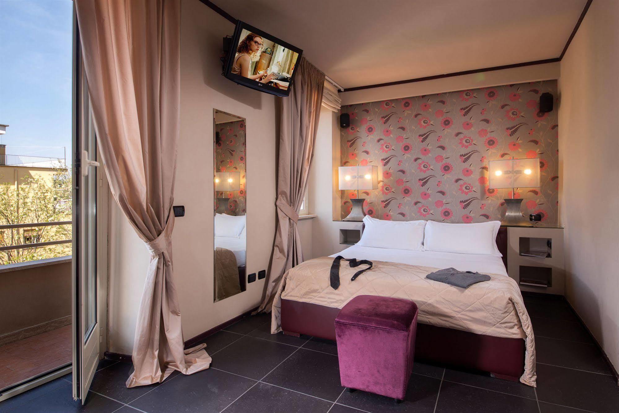 โรมา ดรีมมิ่ง สวีทส์&ลอฟท์ส์ Hotel ภายนอก รูปภาพ